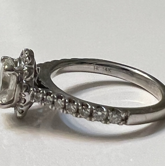 Jared Oval Diamond Halo 14k white gold engagement ring - Picture 10 of 17